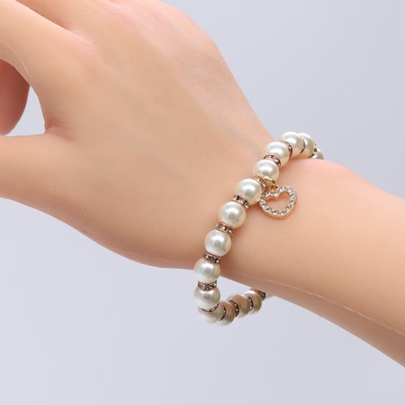 Beautiful Pearl bracelet with Rhinestones and heart pendant. - Picture 2 of 5